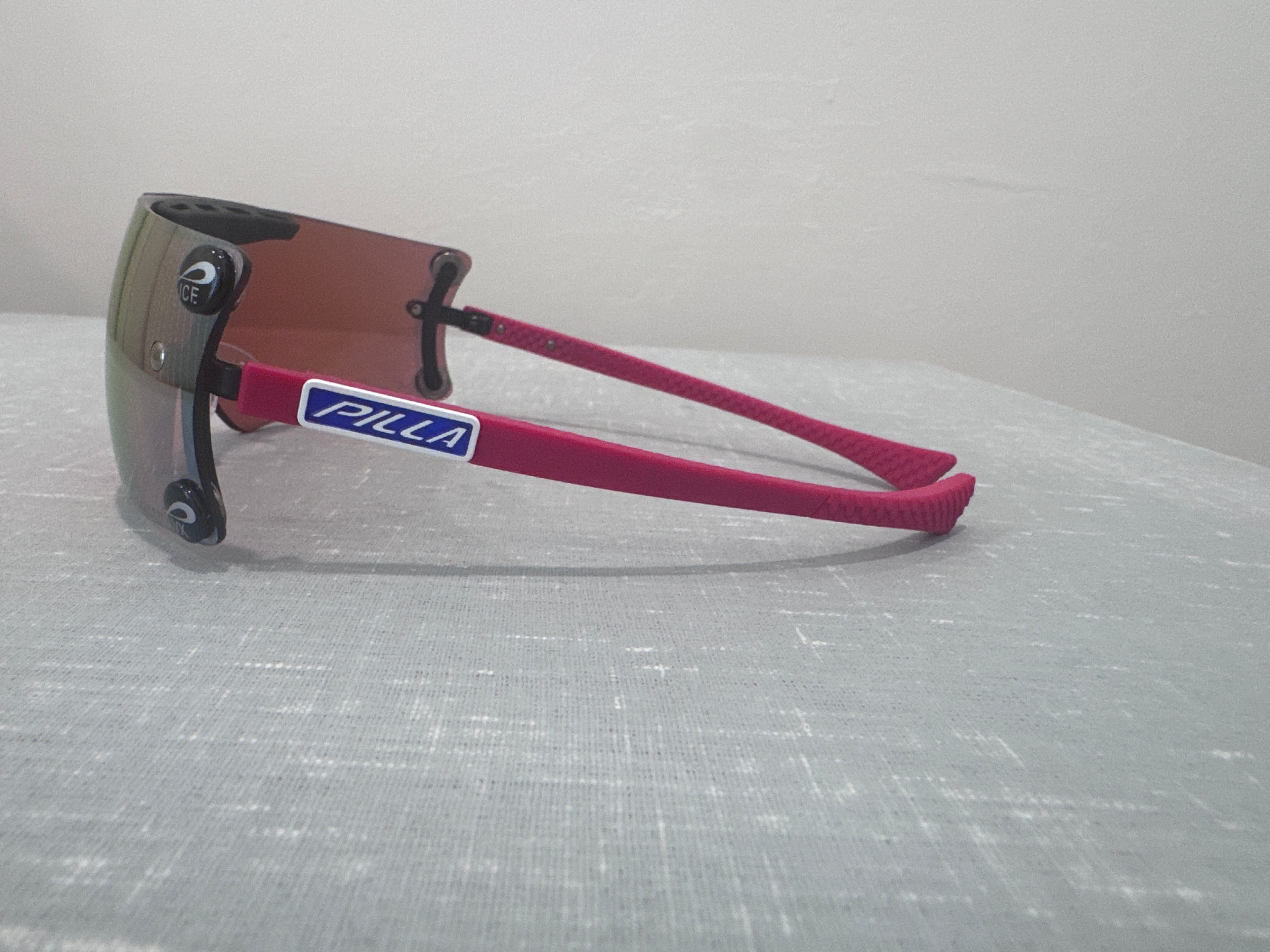 "Razor Series" 26CIED Lens with Red Razor Frame
