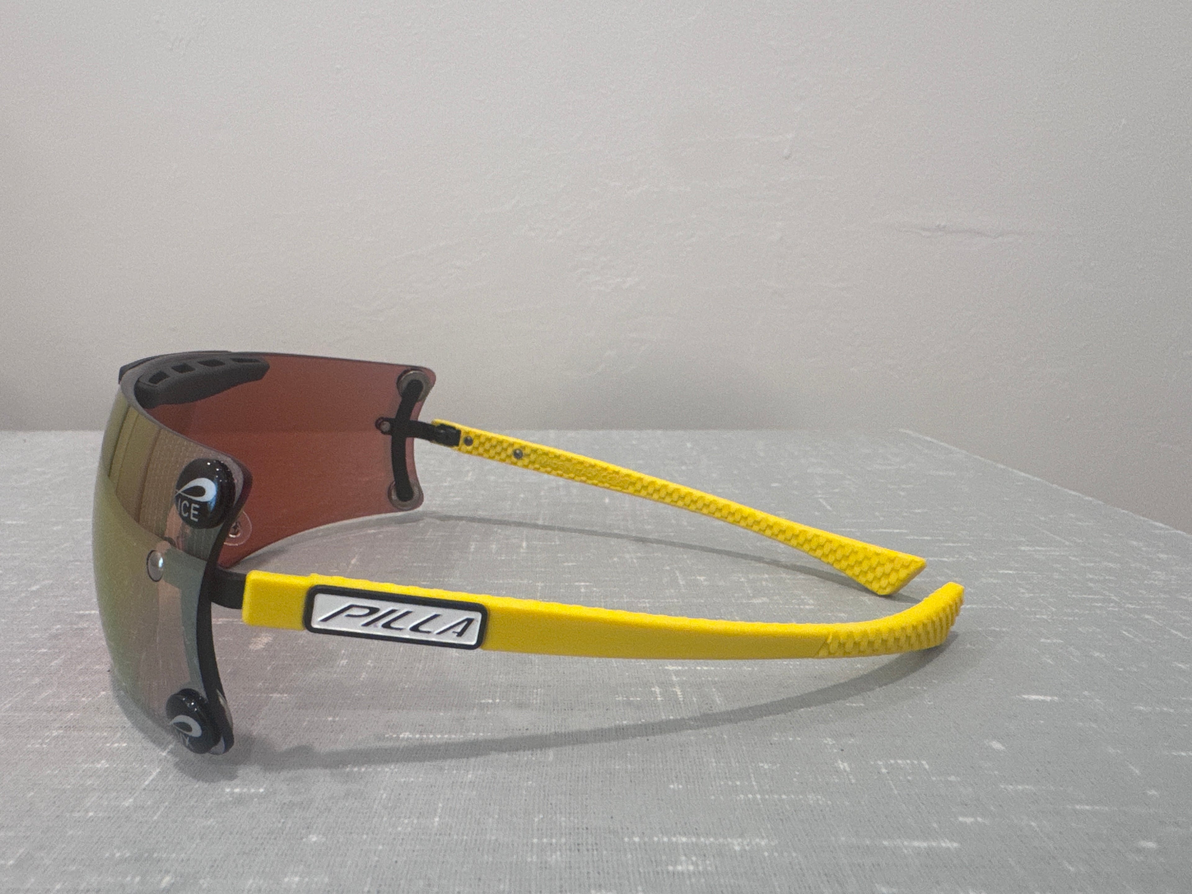 "Razor Series" 26CIED Lens with Yellow Razor Frame