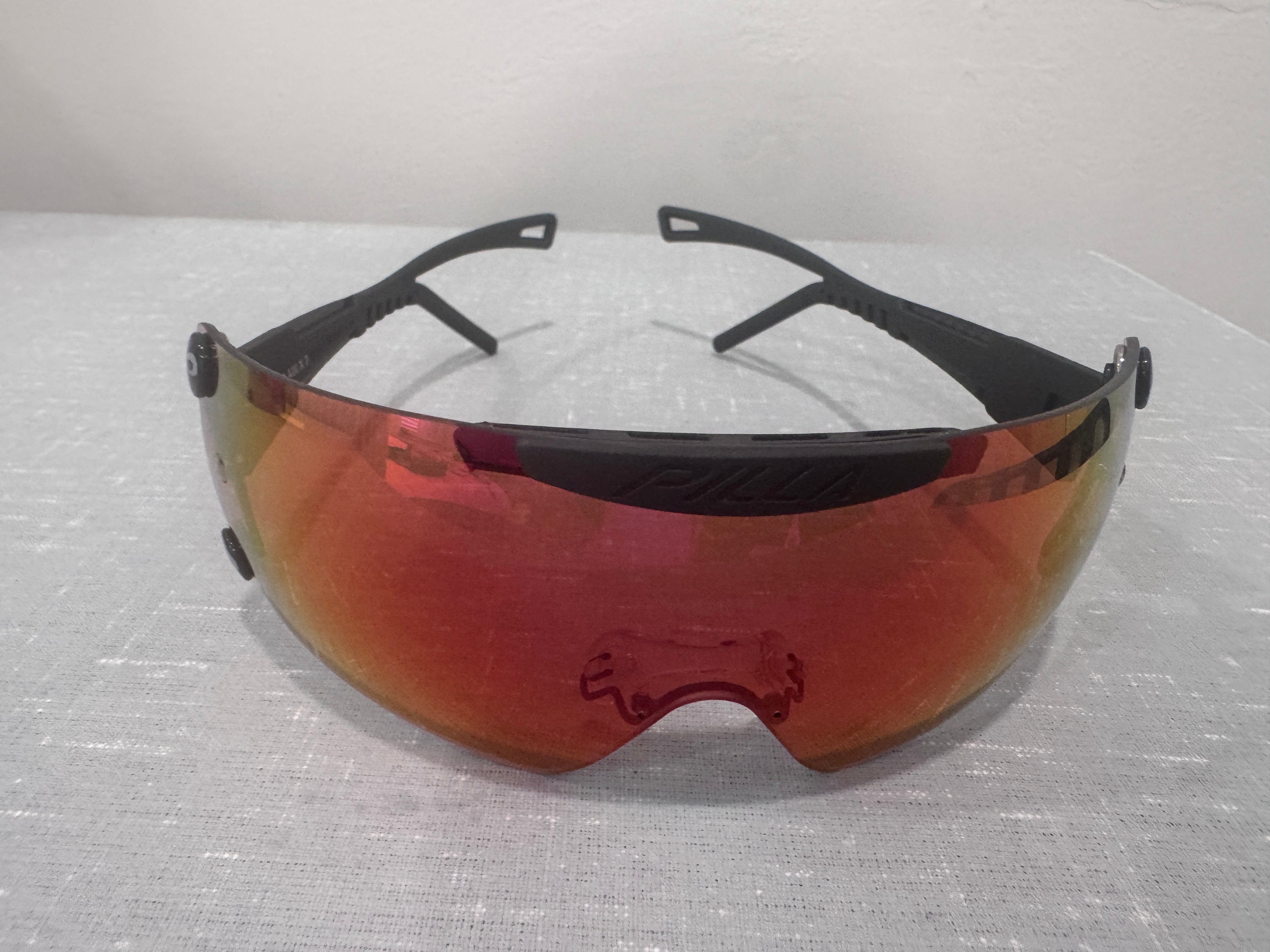 "Razor Series" 26CIED Lens with Black Tread Frames